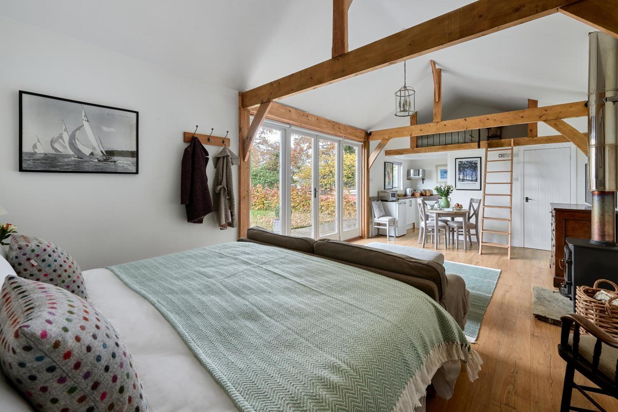 Stunning Cabin With Incredible Views Near Goodwood Rogate Exterior photo